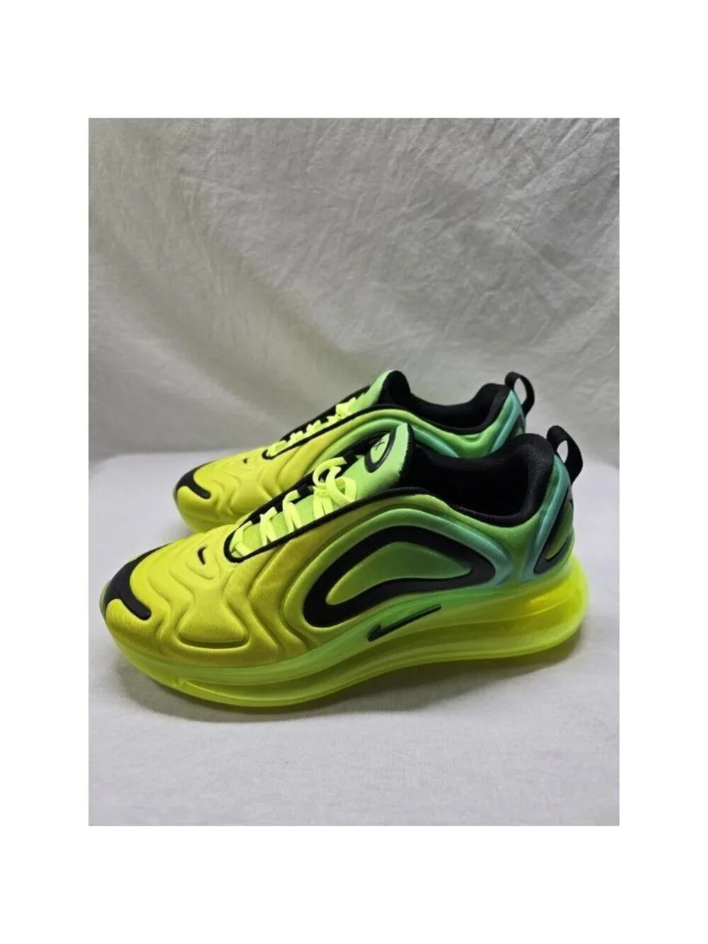 Size 8.5 - Nike Air Max 720 Volt Green Color: Volt/Green/Black/Bordeaux 2019
